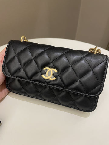 Chanel Camellia Pearl Crush Clutch on Chain Black