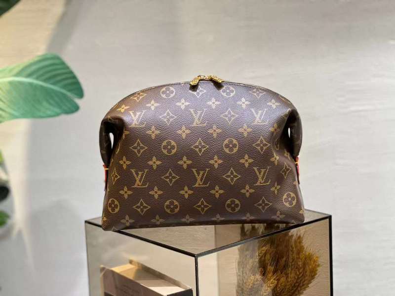 LOV2 Bags - Luxurious Bags  104