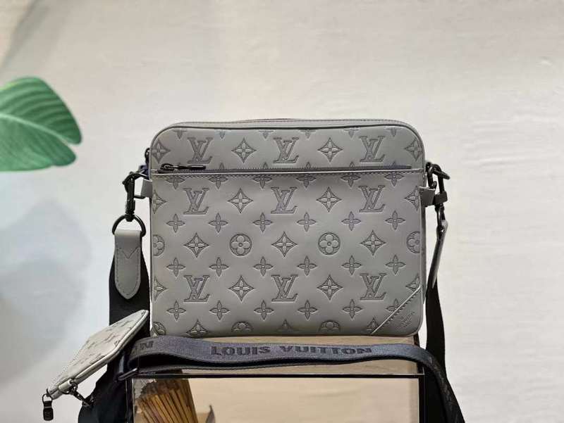 LOV2 Bags - Luxurious Bags  086