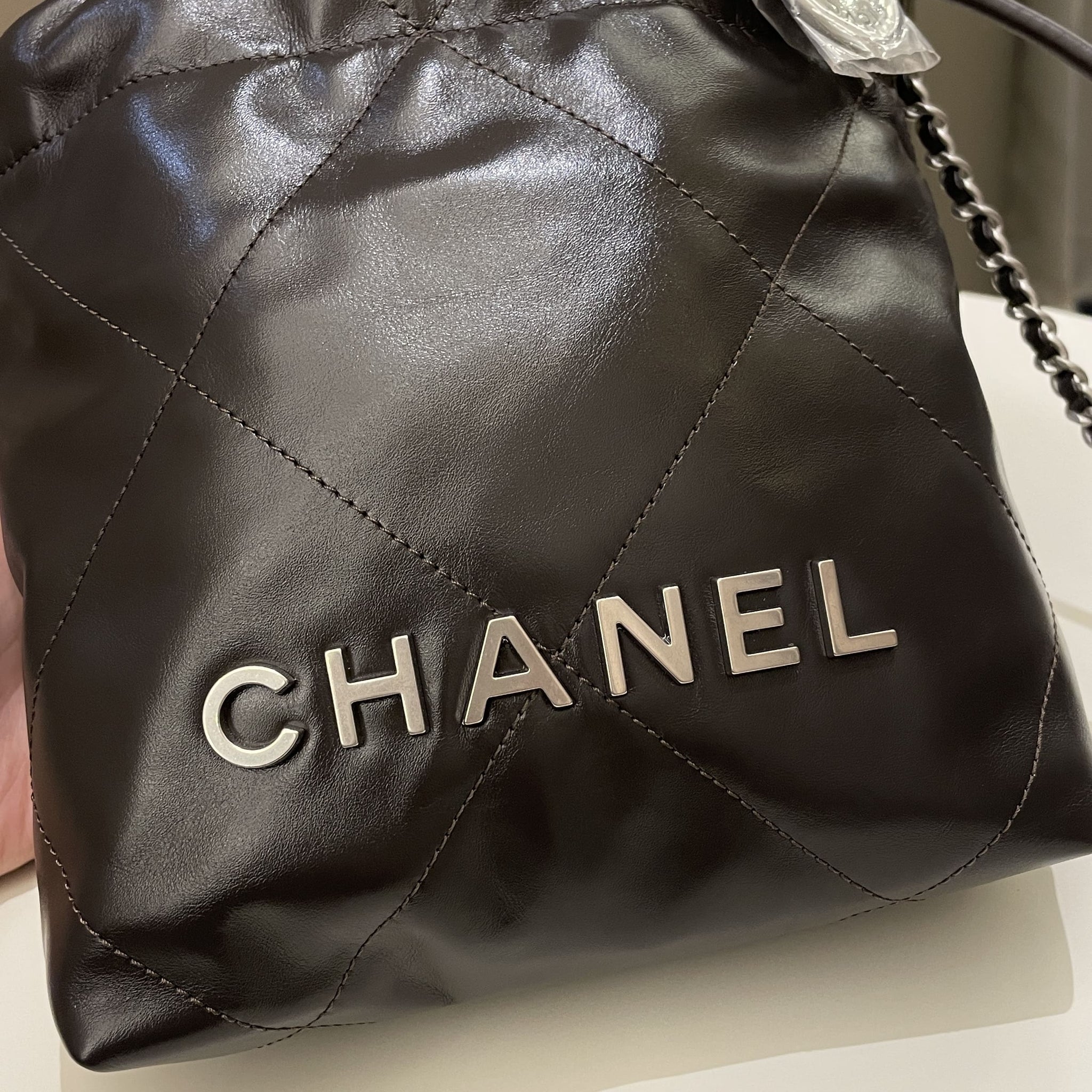 Chanel 22 Mini Dark Ebene Calfskin