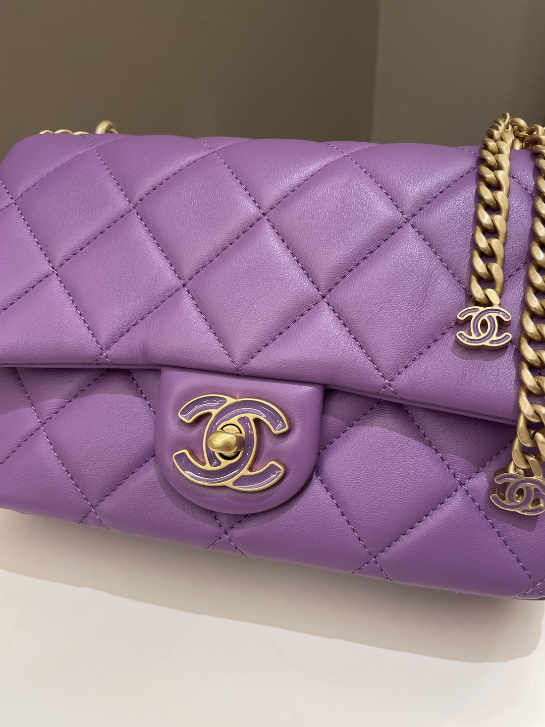 Chanel 22P Pending CC Flap Bag Purple Lambskin Enamel