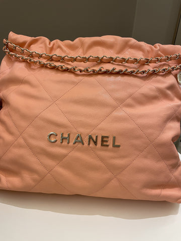 Chanel 22 Medium  Orange Claire Caviar