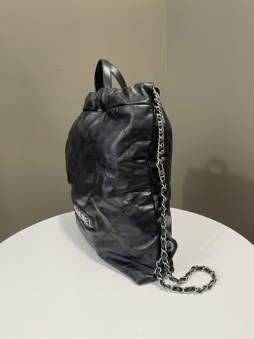 Chanel 22 Backpack Black Calfskin