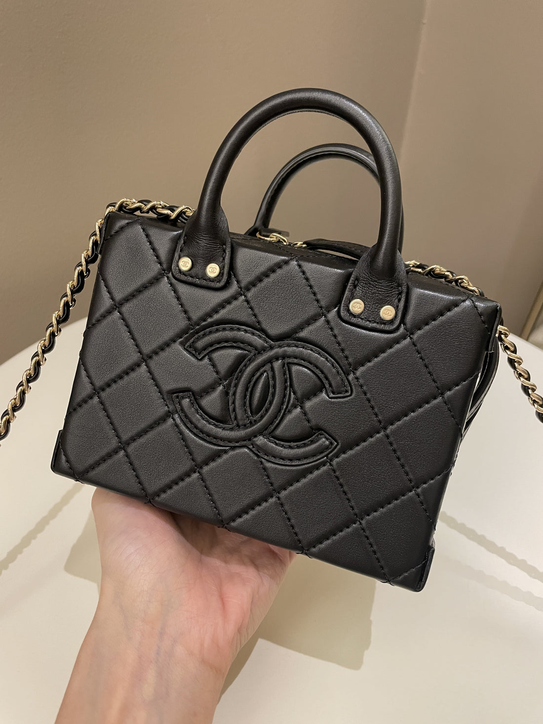 Chanel 22B Cc Handle New Vanity Case Black Calf