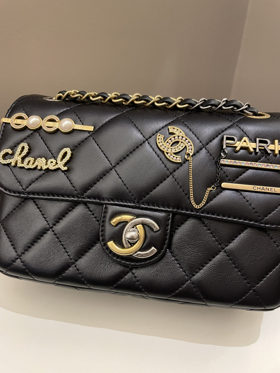 Chanel 22C Coco Pearl Signature Flap Black Lambskin