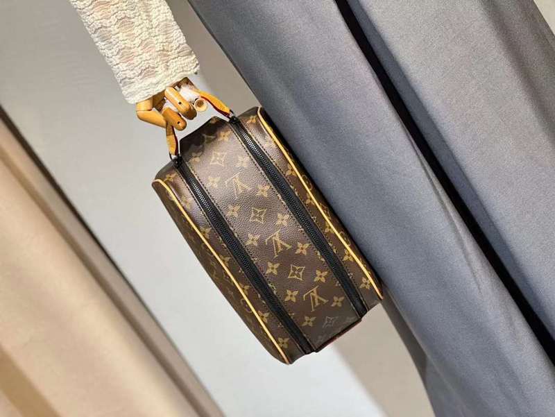 LOV2 Bags - Luxurious Bags  042