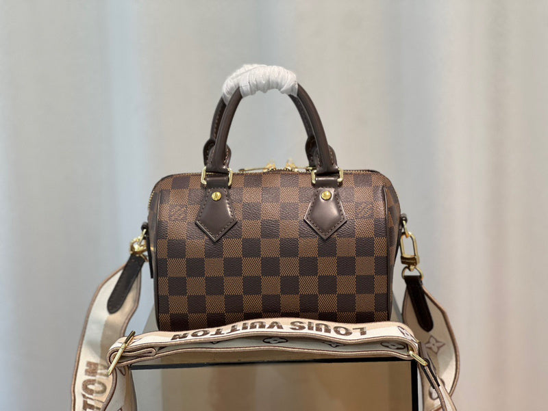 LOV2 Bags - Luxurious Bags  010