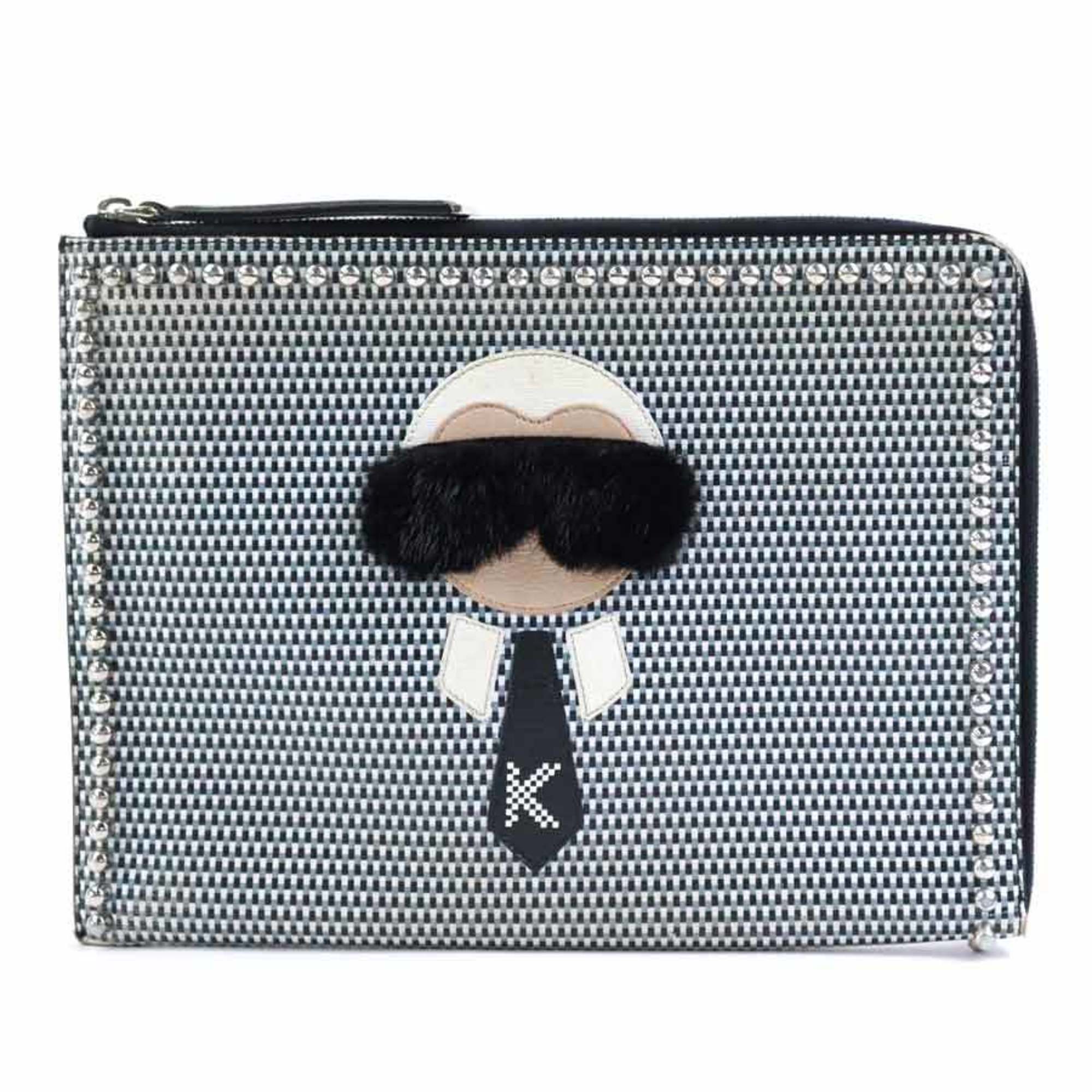 Fendi    Leather Metal Fur Clutch Bag ()