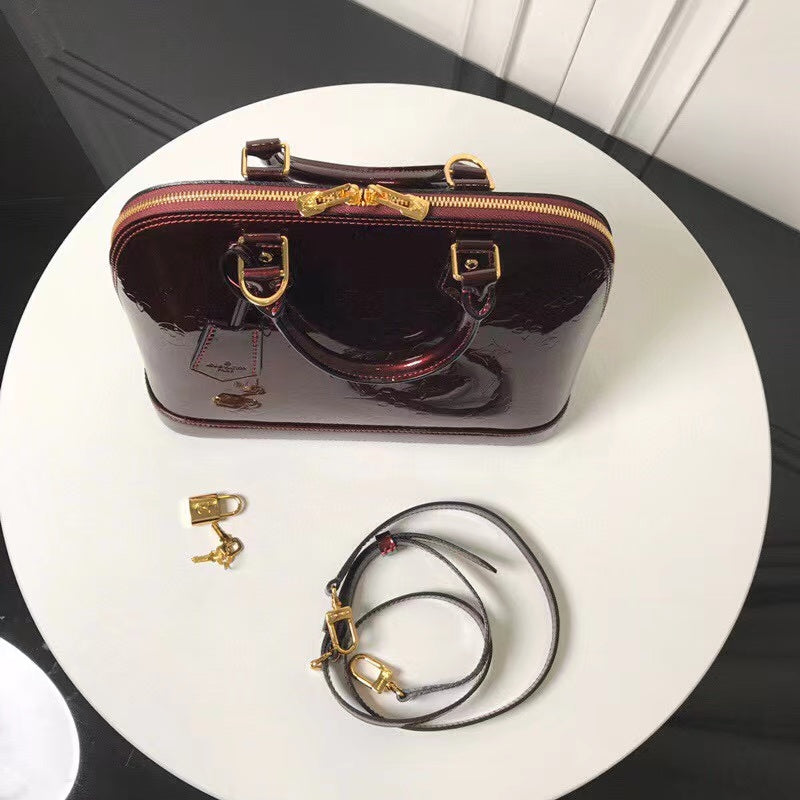 LOV2 Bags - Luxurious Bags  055